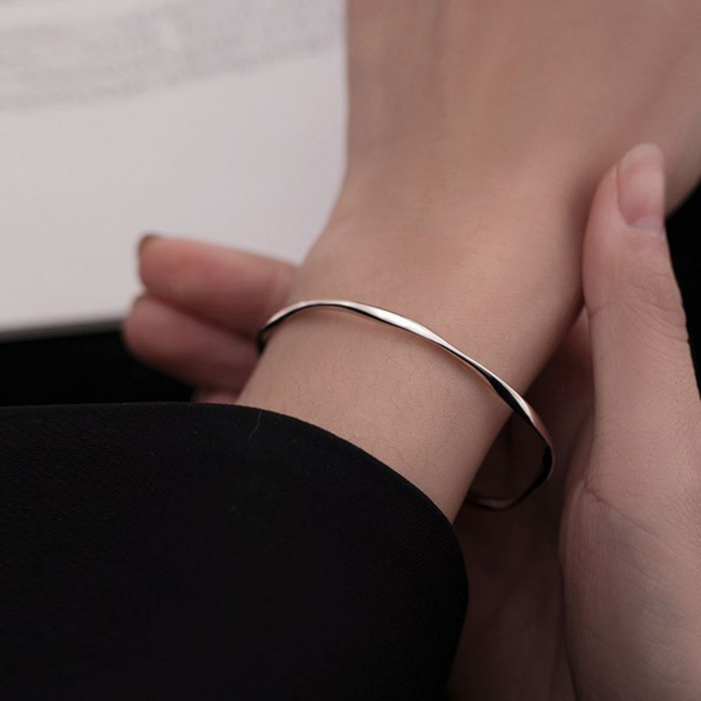 HELIX BANGLE - PLATINUM/S925 SILVER