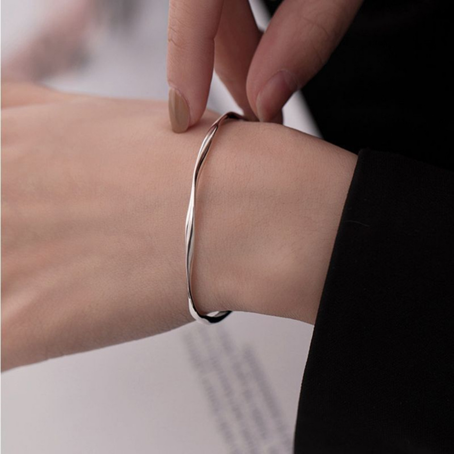 HELIX BANGLE - PLATINUM/S925 SILVER