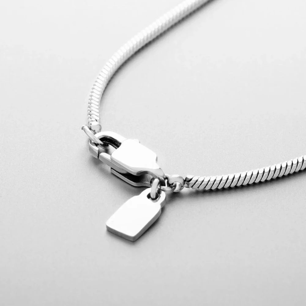 TOTEM PENDANT X MICRO SNAKE NECKLACE 1MM (18K WHITE GOLD) - SAPIENT